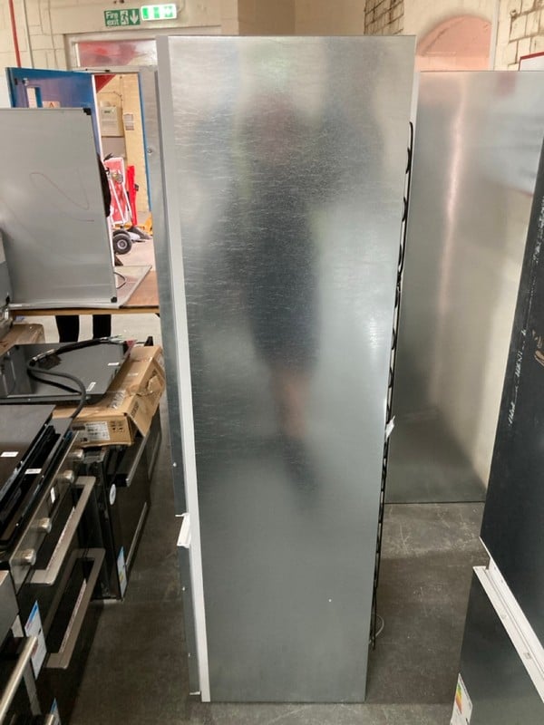 BOSCH Series 2 KIV87NSE0G Integrated 70/30 Fridge Freezer - Sliding Hinge